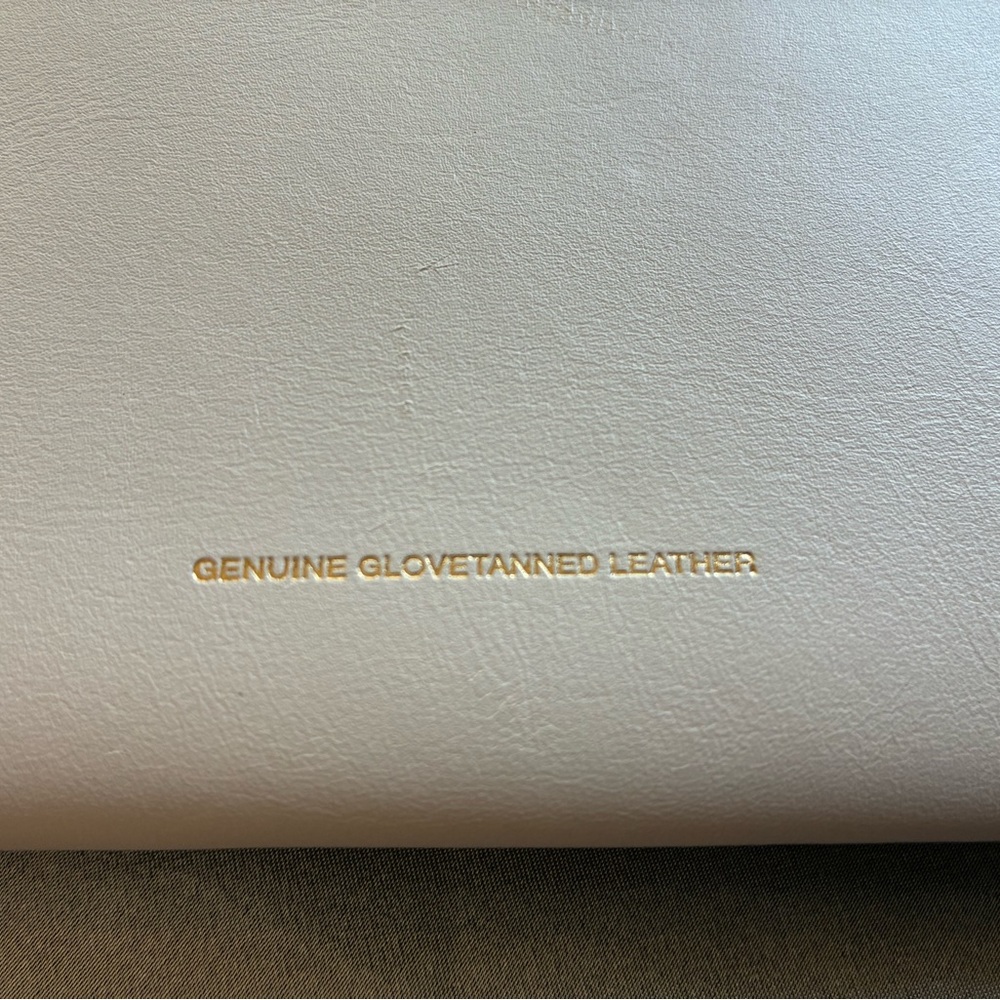 NWOT Coach Courier Wristlet. Classic color block glove tanned leather. - Picture 5 of 9